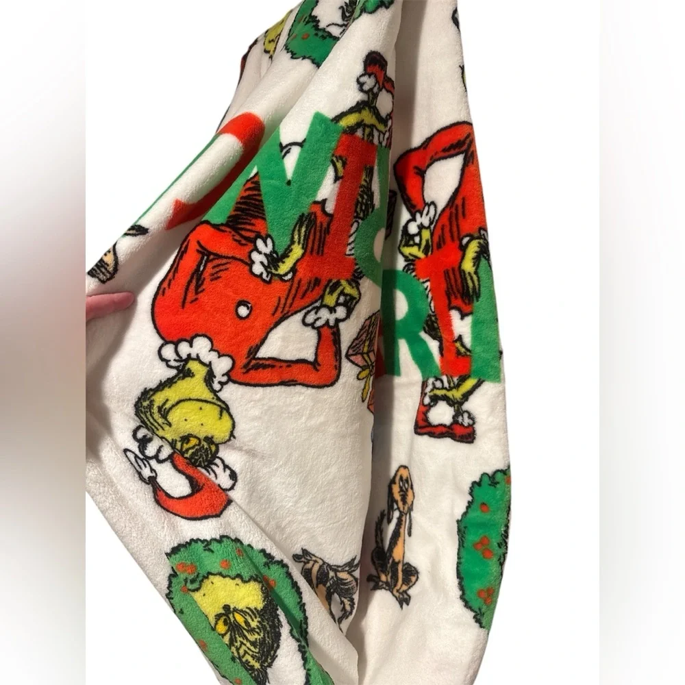 Grinch christmas blanket